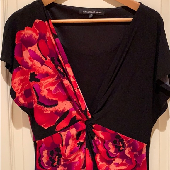 Dramatic Floral dress - Picture 2 of 5